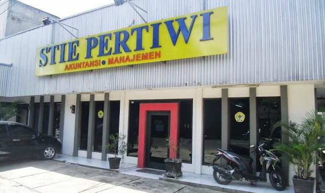 Tampak-Depan-STIE-Pertiwi-Bekasi-640x437
